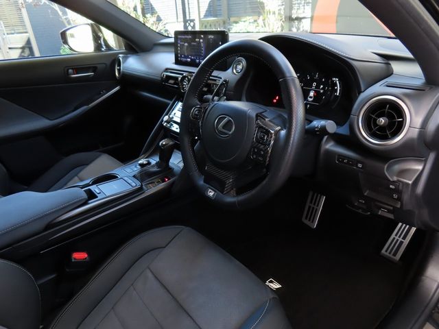 Lexus IS 2022-01 15724-16