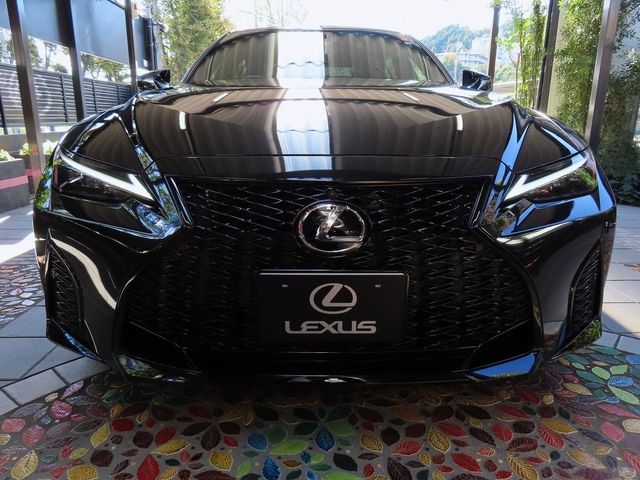 Lexus IS 2022-01 15724-3