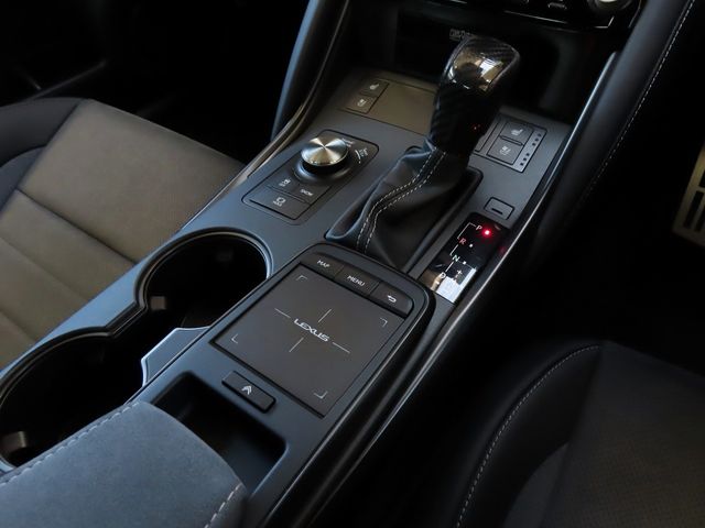 Lexus IS 2022-01 15724-23