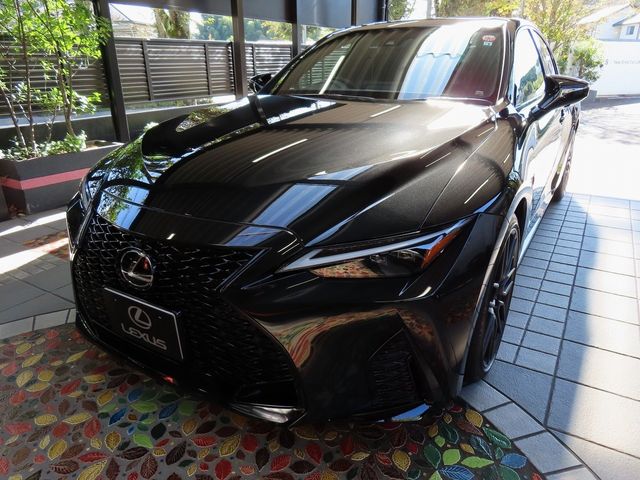 Lexus IS 2022-01 15724-5