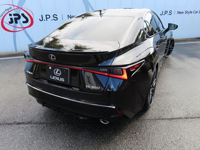 Lexus IS 2022-01 15724-29