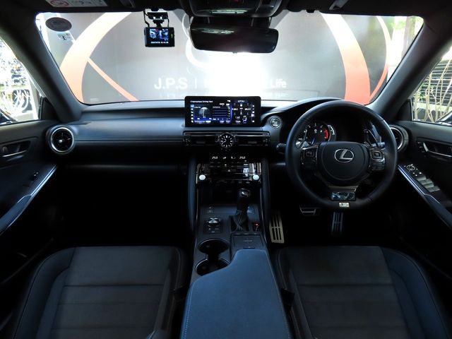 Lexus IS 2022-01 15724-2