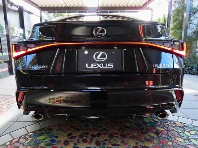 Lexus IS 2022-01 15724-4