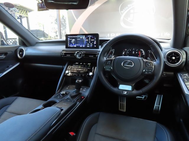 Lexus IS 2022-01 15724-18