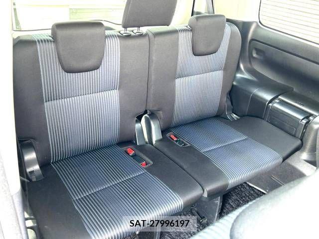 Toyota VOXY 2014-08 370502-10