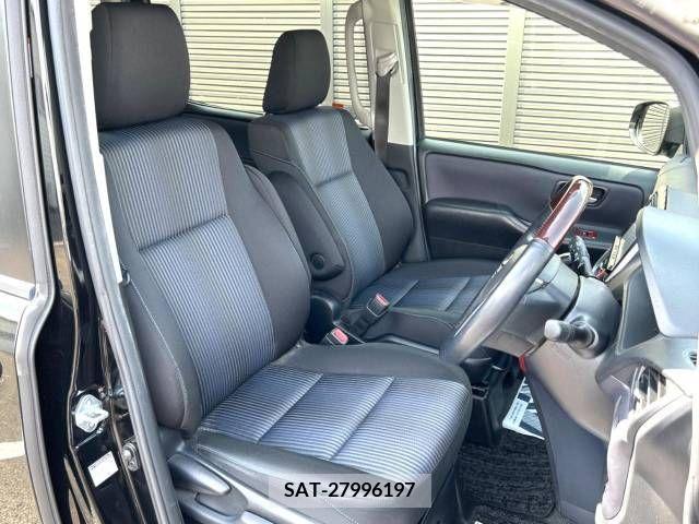 Toyota VOXY 2014-08 370502-8