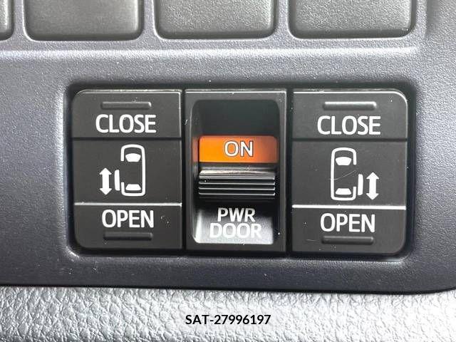Toyota VOXY 2014-08 370502-3