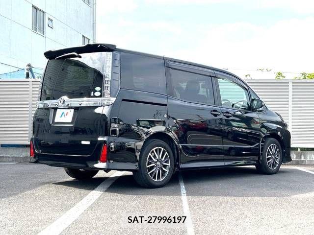 Toyota VOXY 2014-08 370502-18