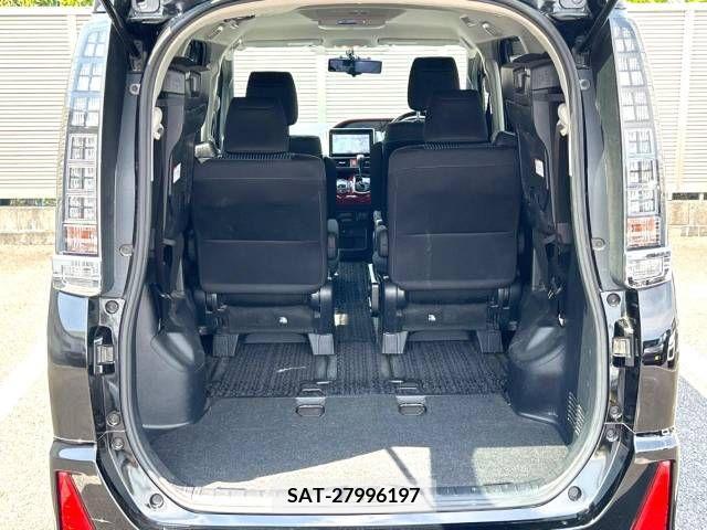 Toyota VOXY 2014-08 370502-11