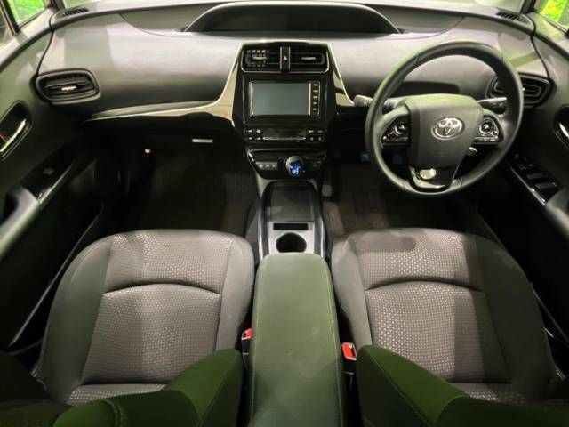 Toyota PRIUS 2019-08 14346-1