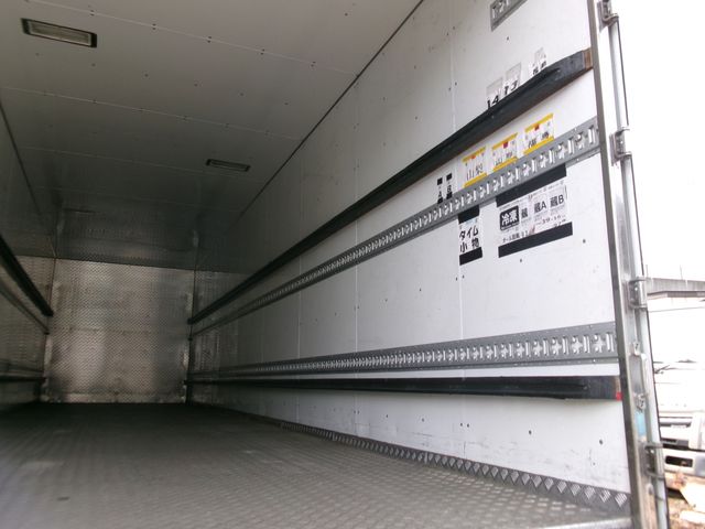 Isuzu GIGA 2014-08 21574-12