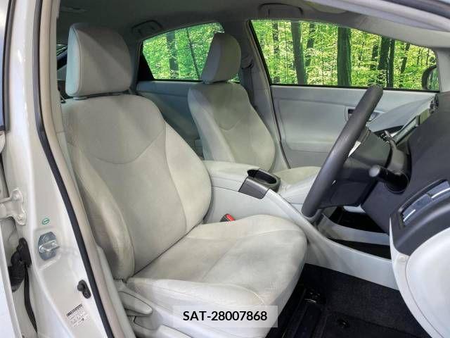 Toyota PRIUS 2015-05 366437-8