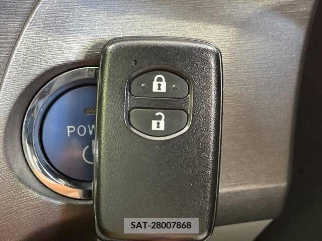 Toyota PRIUS 2015-05 366437-4