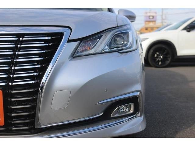 Toyota CROWN SEDAN 2017-05 23672-4