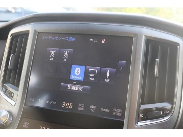Toyota CROWN SEDAN 2017-05 23672-14