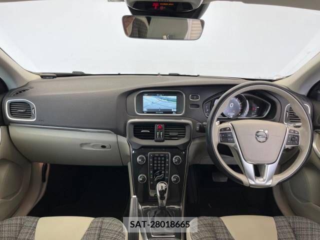 Volvo V40 2016-09 288683-1