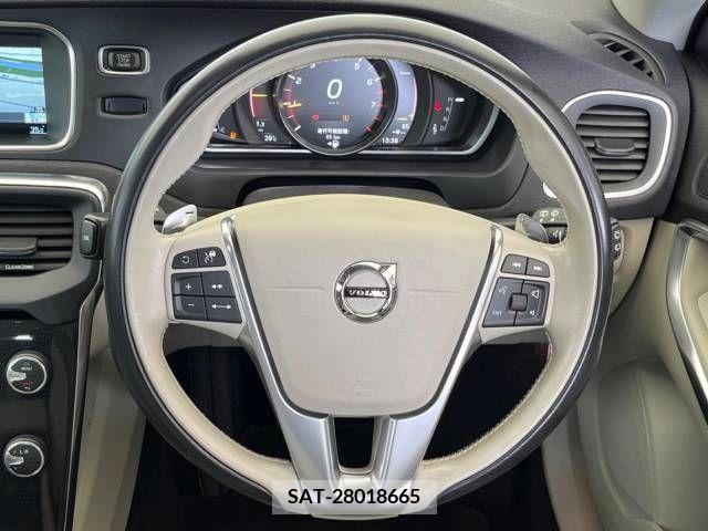 Volvo V40 2016-09 288683-10
