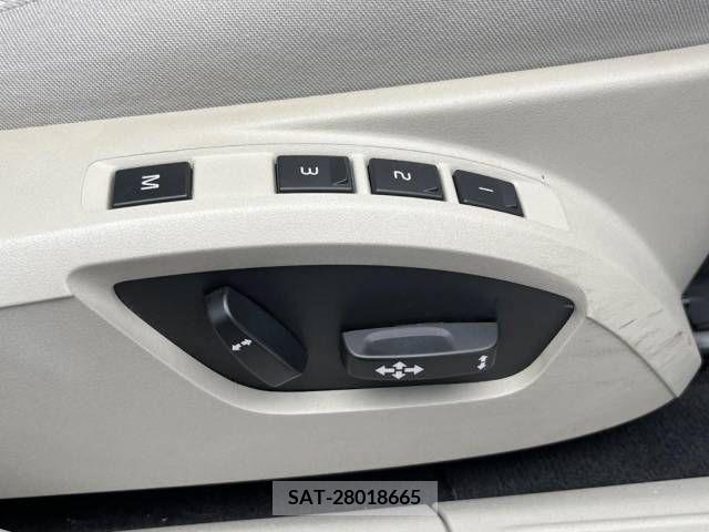 Volvo V40 2016-09 288683-6