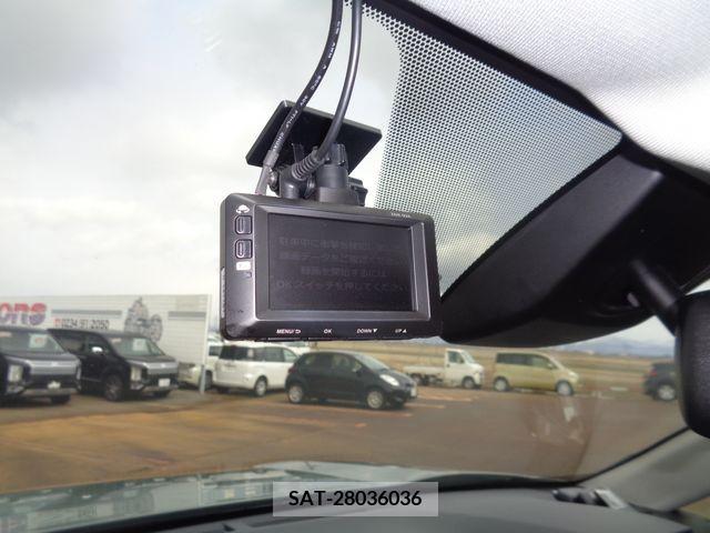 Toyota RAV4 2019-10 244183-14