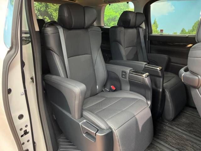 Toyota ALPHARD 2023-01 193912-13