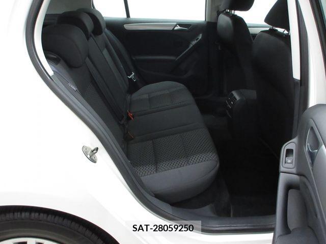 VolksWagen GOLF 2011-08 370667-22