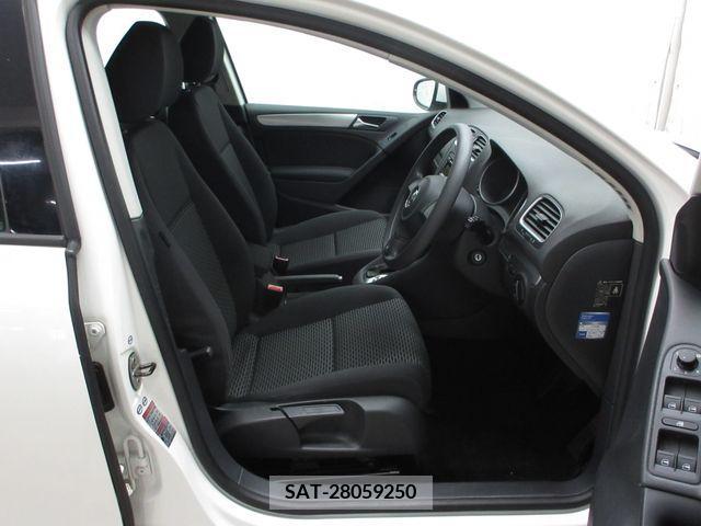 VolksWagen GOLF 2011-08 370667-21