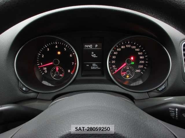 VolksWagen GOLF 2011-08 370667-13