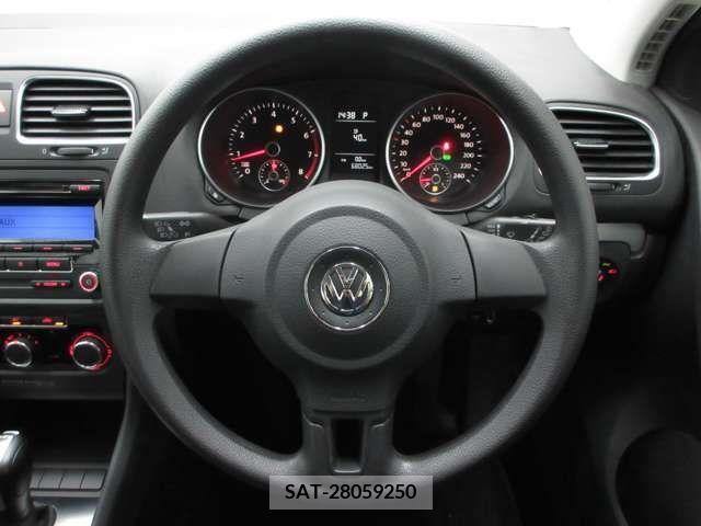 VolksWagen GOLF 2011-08 370667-12