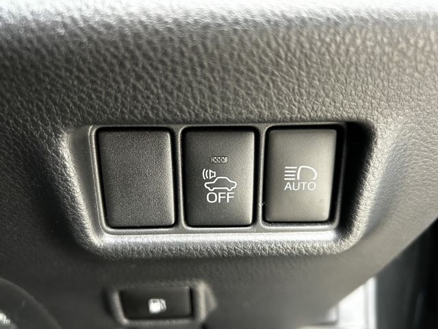 Toyota C-HR 2018-09 13505-22
