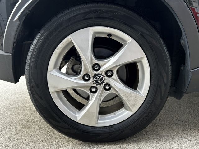 Toyota C-HR 2018-09 13505-9