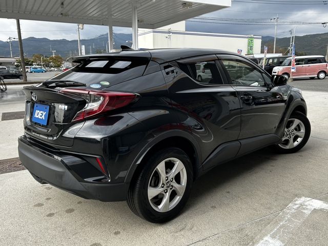 Toyota C-HR 2018-09 13505-2