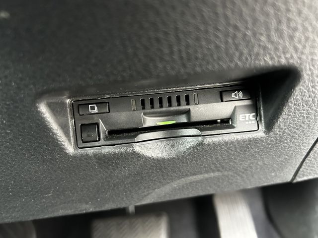 Toyota C-HR 2018-09 13505-23