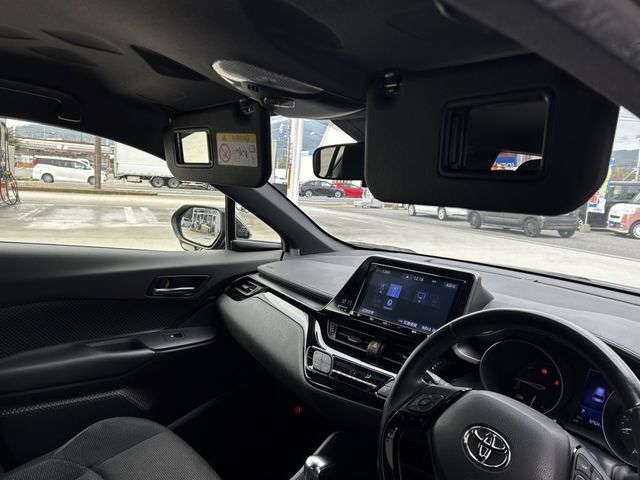Toyota C-HR 2018-09 13505-27