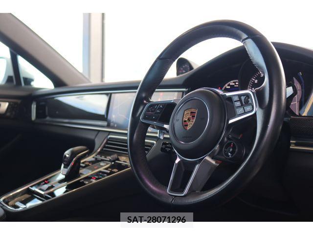 Porsche PANAMERA 2018-07 220859-15
