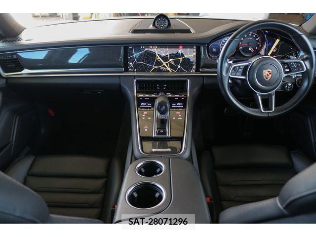 Porsche PANAMERA 2018-07 220859-1