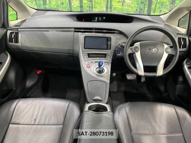 Toyota PRIUS 2012-09 335772-1