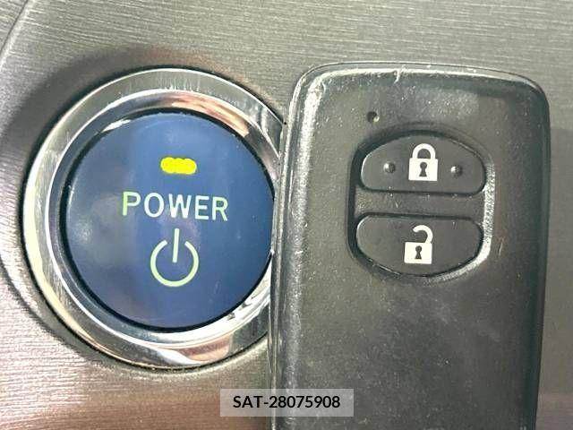 Toyota PRIUS 2014-03 322051-6