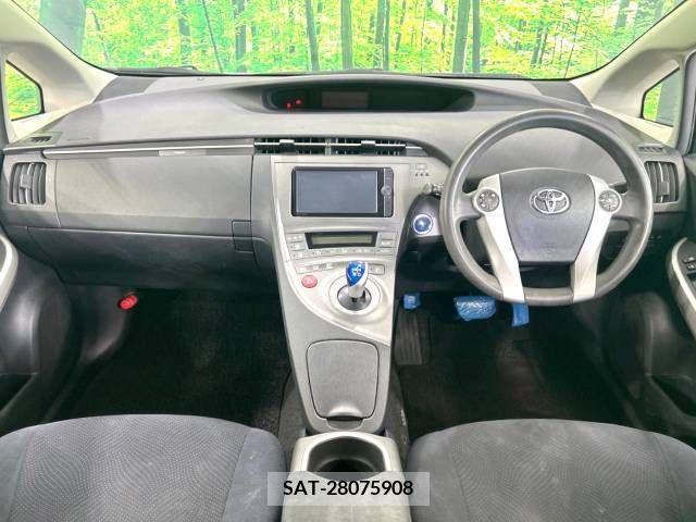 Toyota PRIUS 2014-03 322051-1