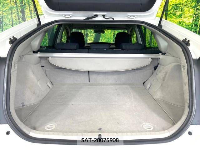 Toyota PRIUS 2014-03 322051-10