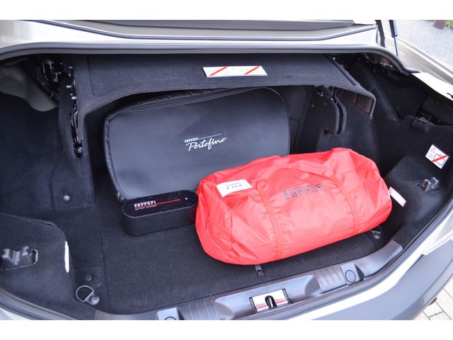 Ferrari Portofino 2019-08 8351-19