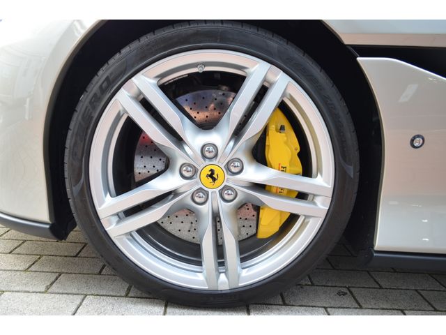 Ferrari Portofino 2019-08 8351-2