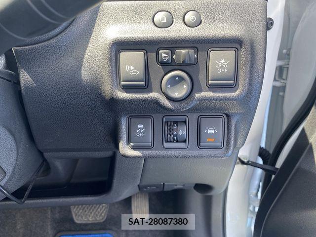 Nissan NOTE 2017-10 279972-15