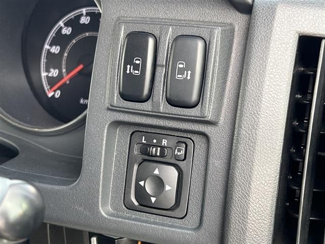 Mitsubishi DELICA D5 2017-01 7725-13