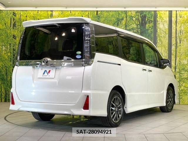 Toyota VOXY 2016-11 335704-17