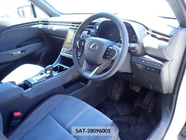 Lexus LBX 2024-03 334466-1