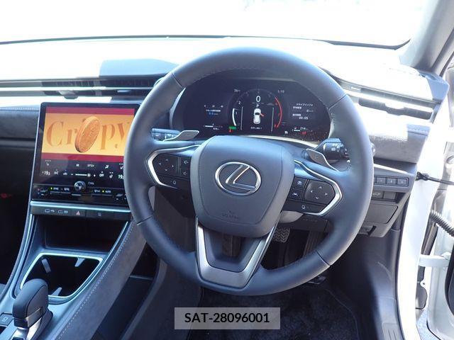 Lexus LBX 2024-03 334466-10
