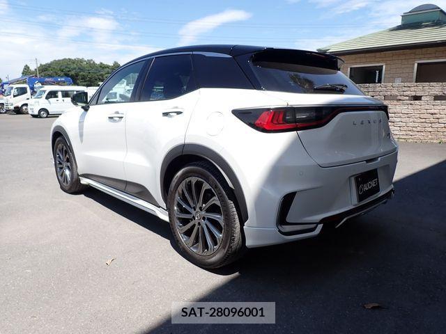 Lexus LBX 2024-03 334466-2
