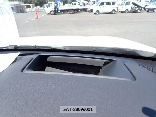 Lexus LBX 2024-03 334466-15