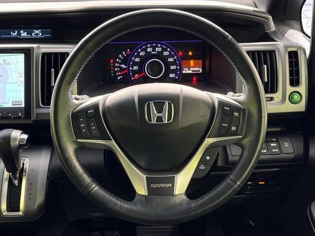 Honda e 2014-03 196707-11