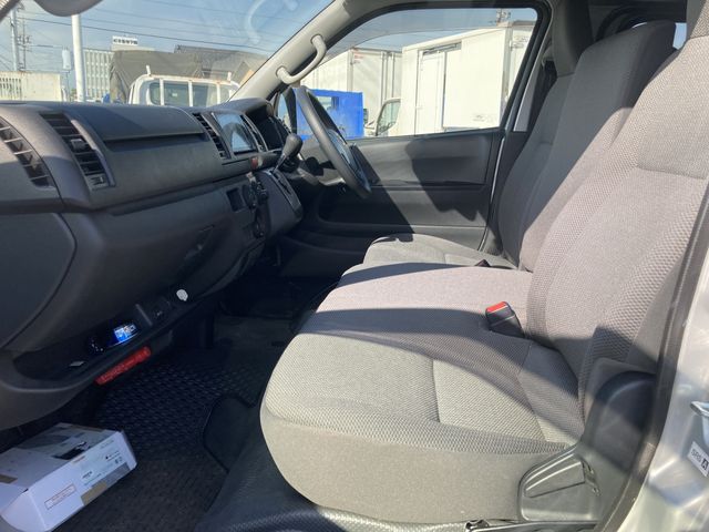 Toyota HIACE VAN 2020-09 14600-8